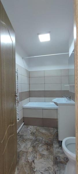 Apartament 3 camere, Central, Parcare gratuita